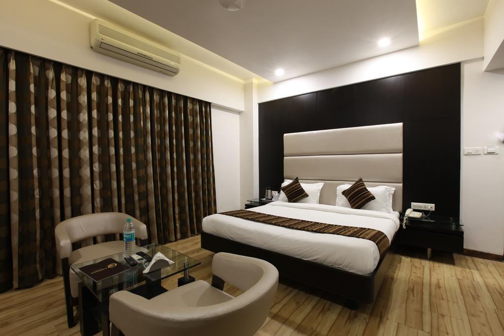 Celestia The Hotel Ahmedabad Room photo